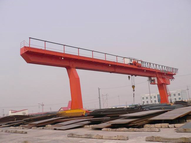 電動(dòng)葫蘆偏掛門式起重機(jī)
