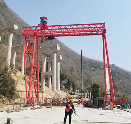 武漢馳建建設工程有限公司九綿高速25標、MG80/10t-16m-16m，雙主梁門式起重機