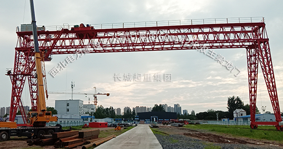 西北電力建設三公司訂購的60噸42米雙主梁龍門